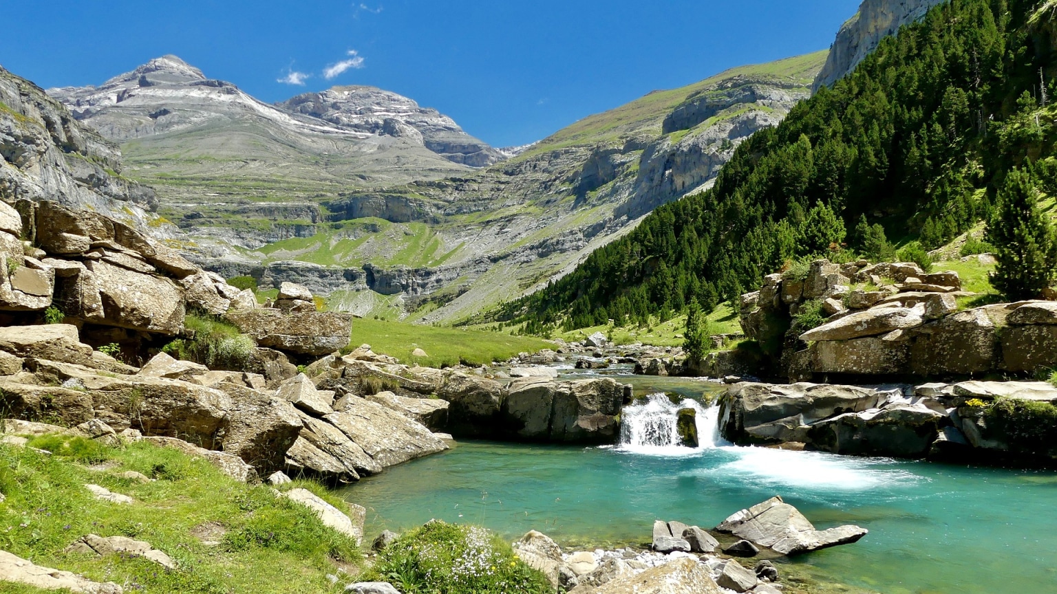 Pyrénées Occidentales III - De la vallée d'Ossau au val d'Azun